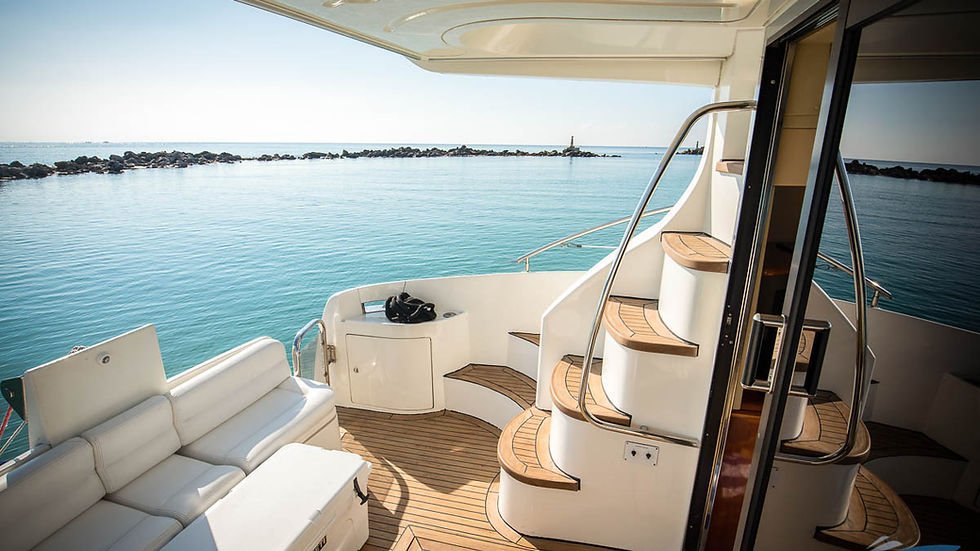 Riviera Maya yacht rentals - AZIMUT 42 interior