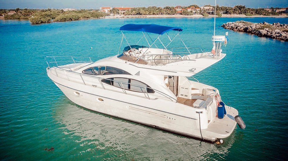 Riviera Maya yacht rentals - AZIMUT 42 vista lateral