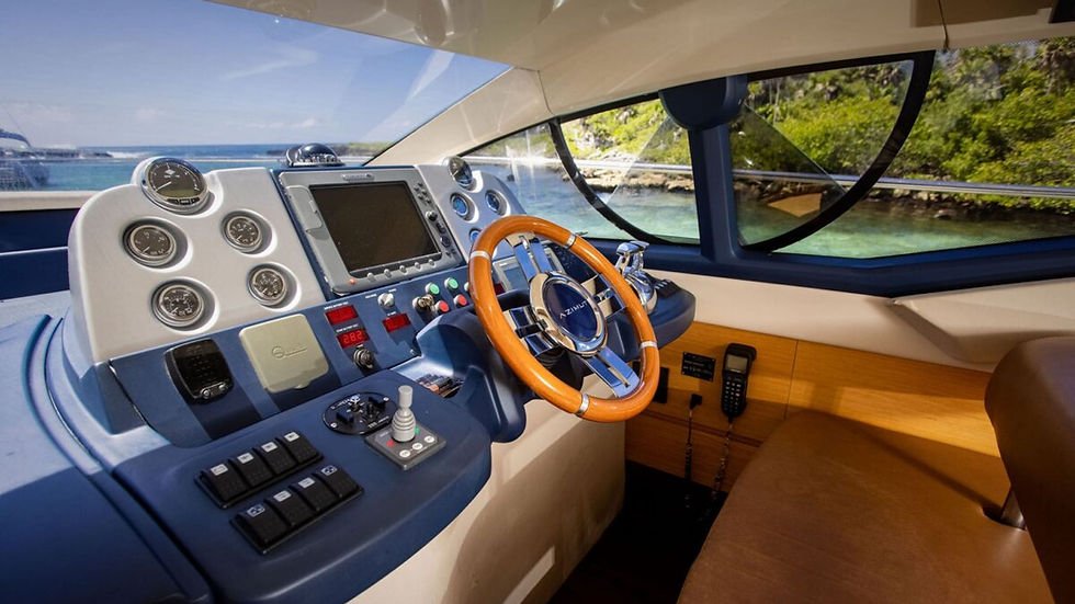 Riviera Maya yacht rentals - AZIMUT 43 interior