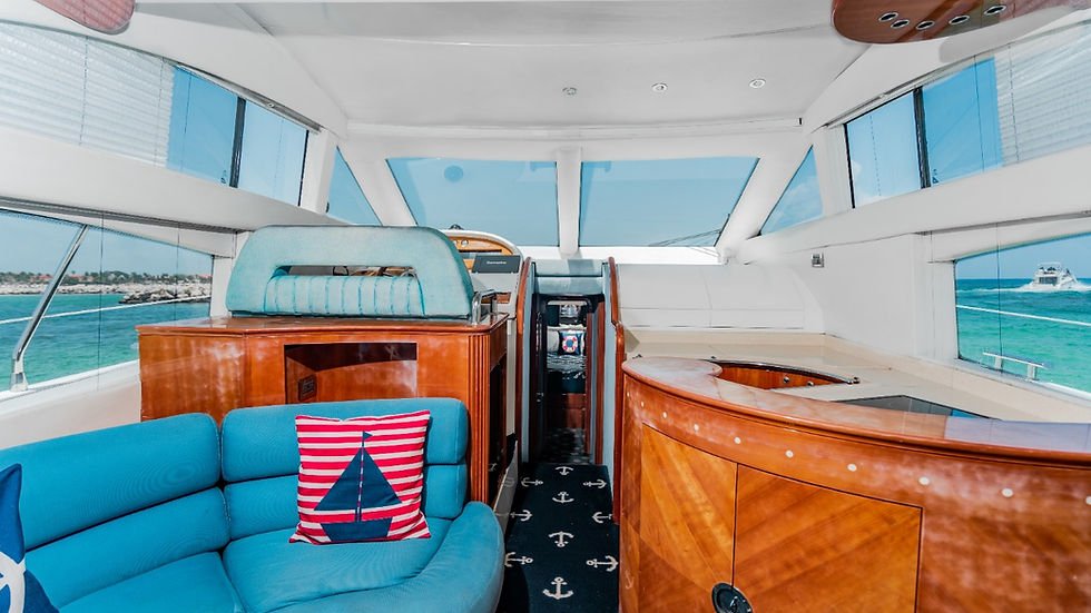 Riviera Maya yacht rentals - AZIMUT 50 living room