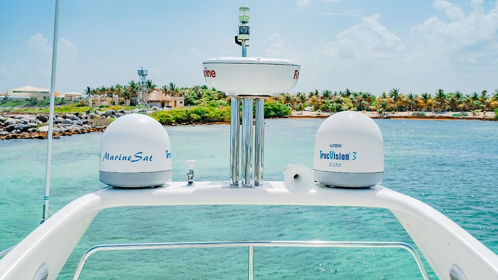 Riviera Maya yacht rentals - AZIMUT 50 back