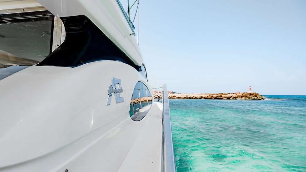 AZIMUT 50 side view