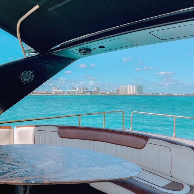 Flybridge of the Azimut 58 in Cancun