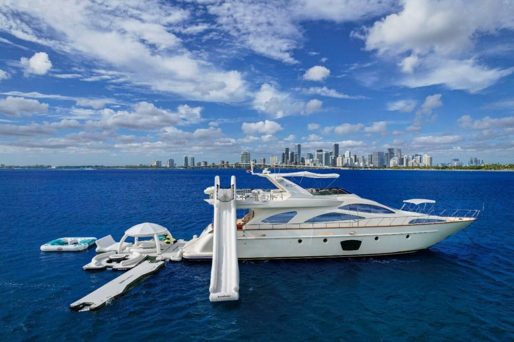 Azimut 80 with inflatable water slide in Cancun