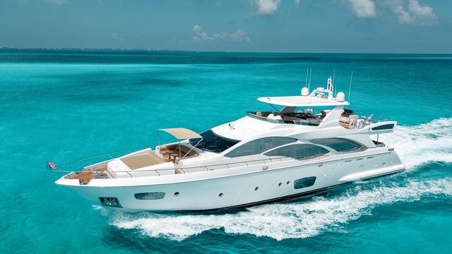 Azimut 95 yacht charter in Cancun