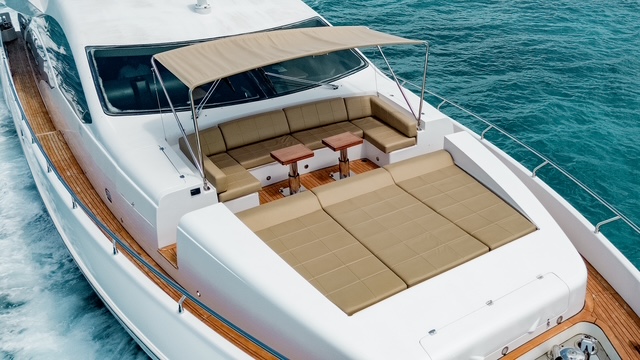 Luxury bow sun pad of the Azimut 95 in Cancun