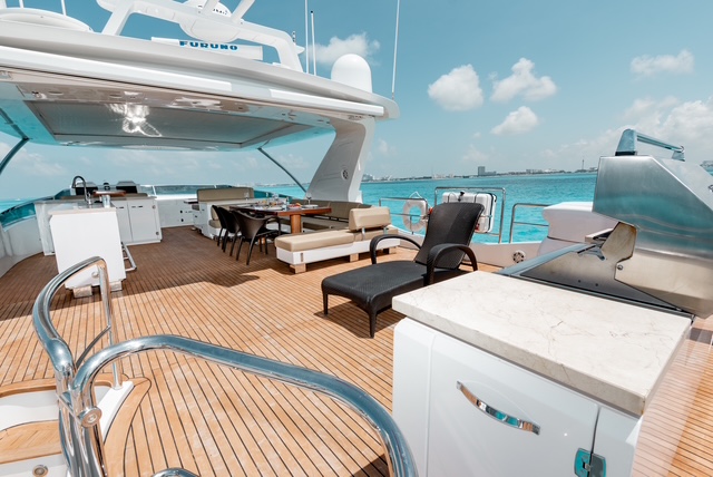 Flybridge with BBQ grill on the Azimut 95