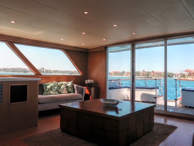 BURGER 80 yacht rentals - salon 2