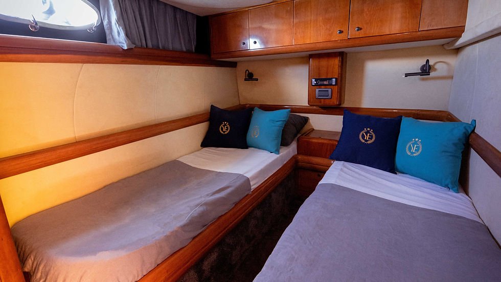 Riviera Maya yacht rentals - CRANCHI 50 bed room