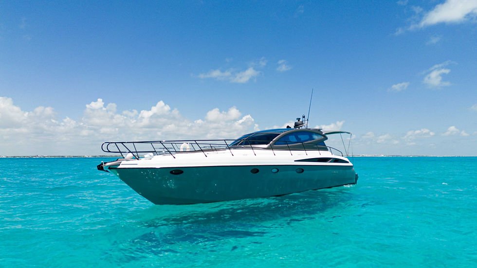 Riviera Maya yacht charter - CRANCHI 50 side view
