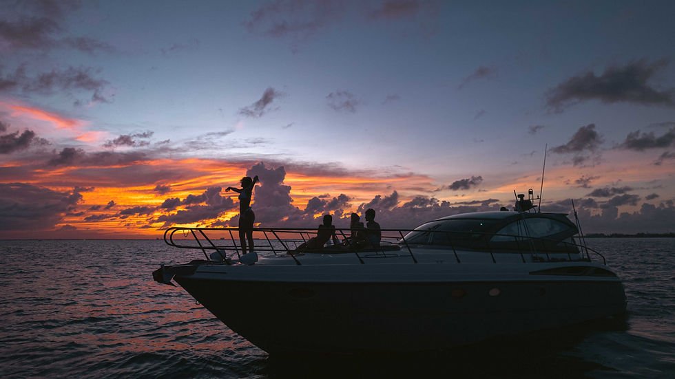 Riviera Maya yacht rental CRANCHI 50 sunset