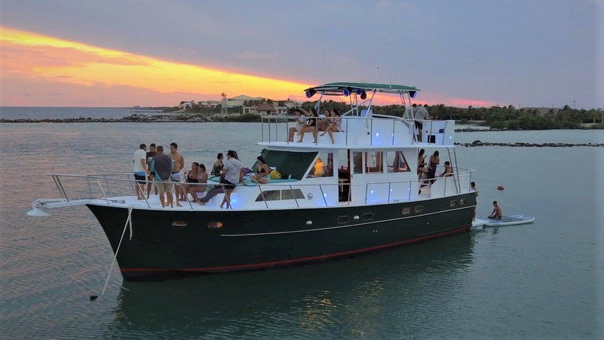 yacht rentals - hatteras 53 - vista completa