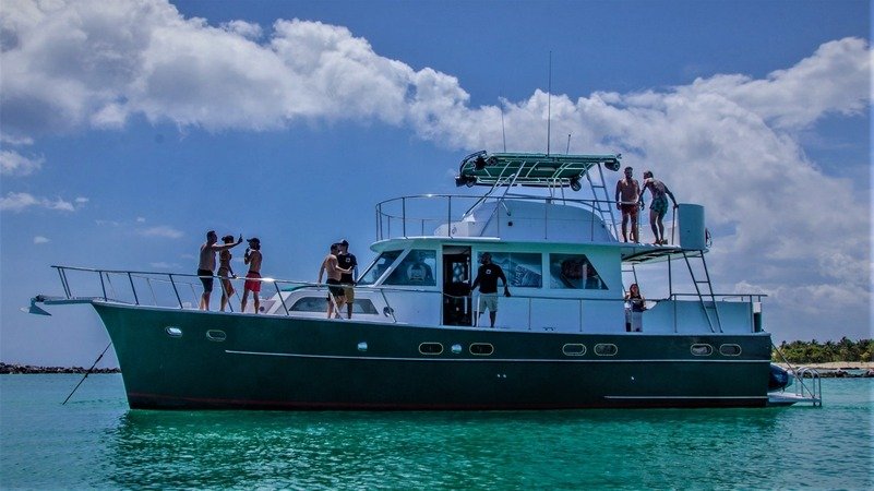 hatteras 53