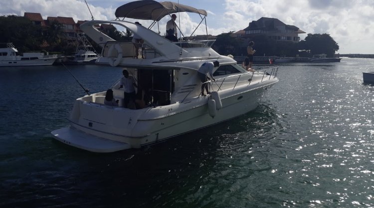 Riviera Maya yacht rentals sea ray 42 (3)