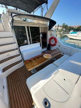 sea ray 47 stern