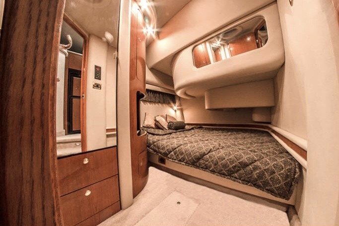 yacht rentals - Sea Ray 51 interior