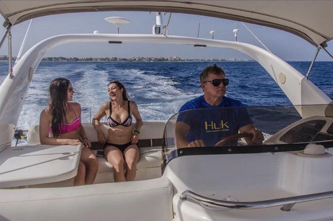 Riviera Maya yacht charters Sea Ray 51 (8)
