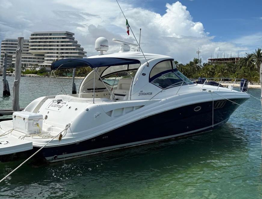 Renta del yate Sundancer 44 en Cancun