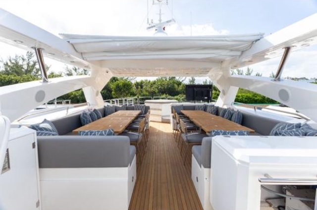 Flybridge of the Sunseeker 120 in Cancun