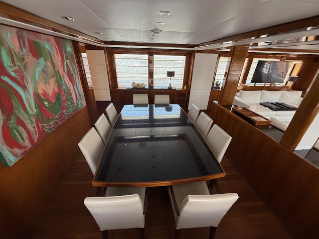 Living room of the Sunseeker 120 in Cancun