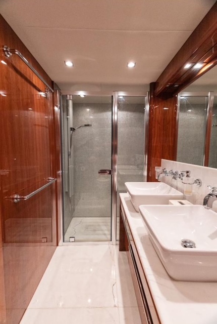 Private bathroom on the Sunseeker 120