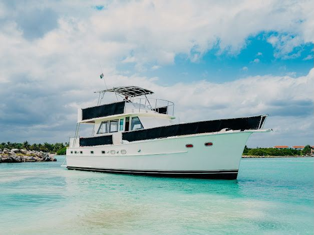 yacht for groups in tulum